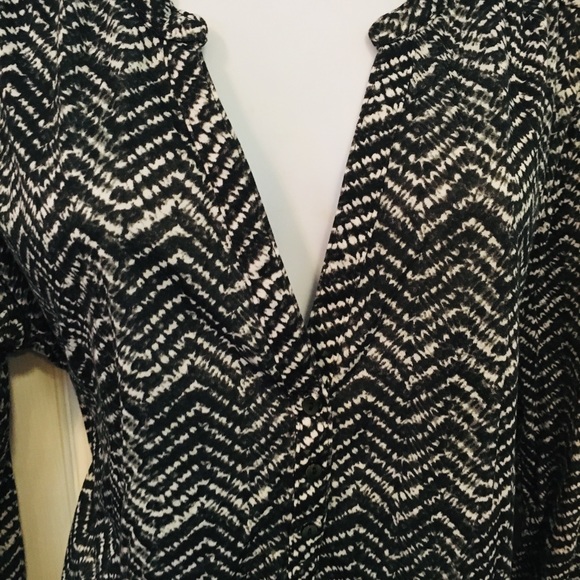 H&M’s Top - Picture 2 of 3